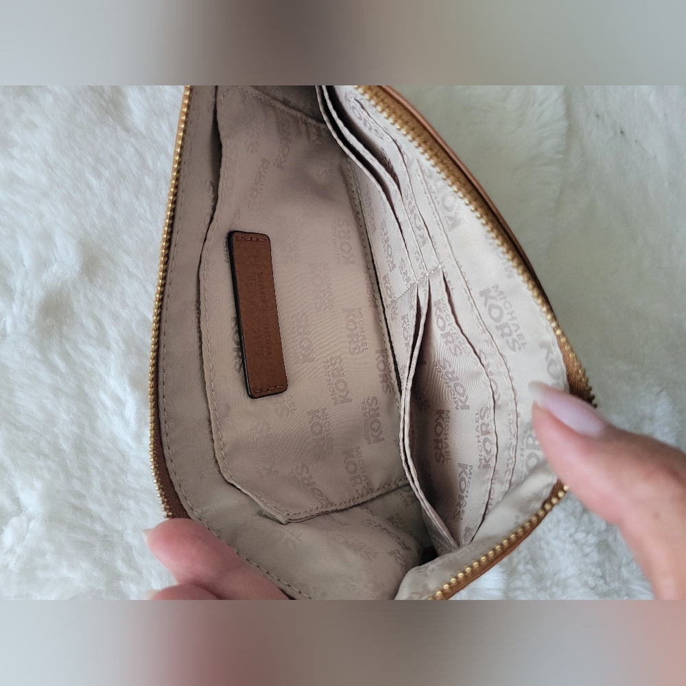 🌿 Michael Kors Cognac Reversible Pebble Leather/suade bag with pouch - Picture 12 of 15